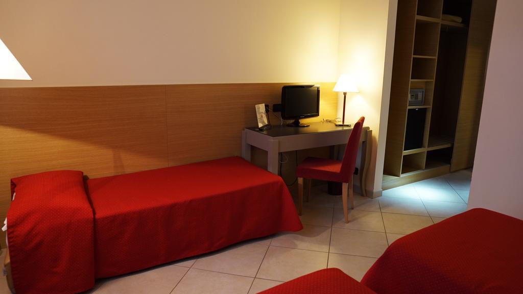 Garden Hotel Arezzo Zimmer foto